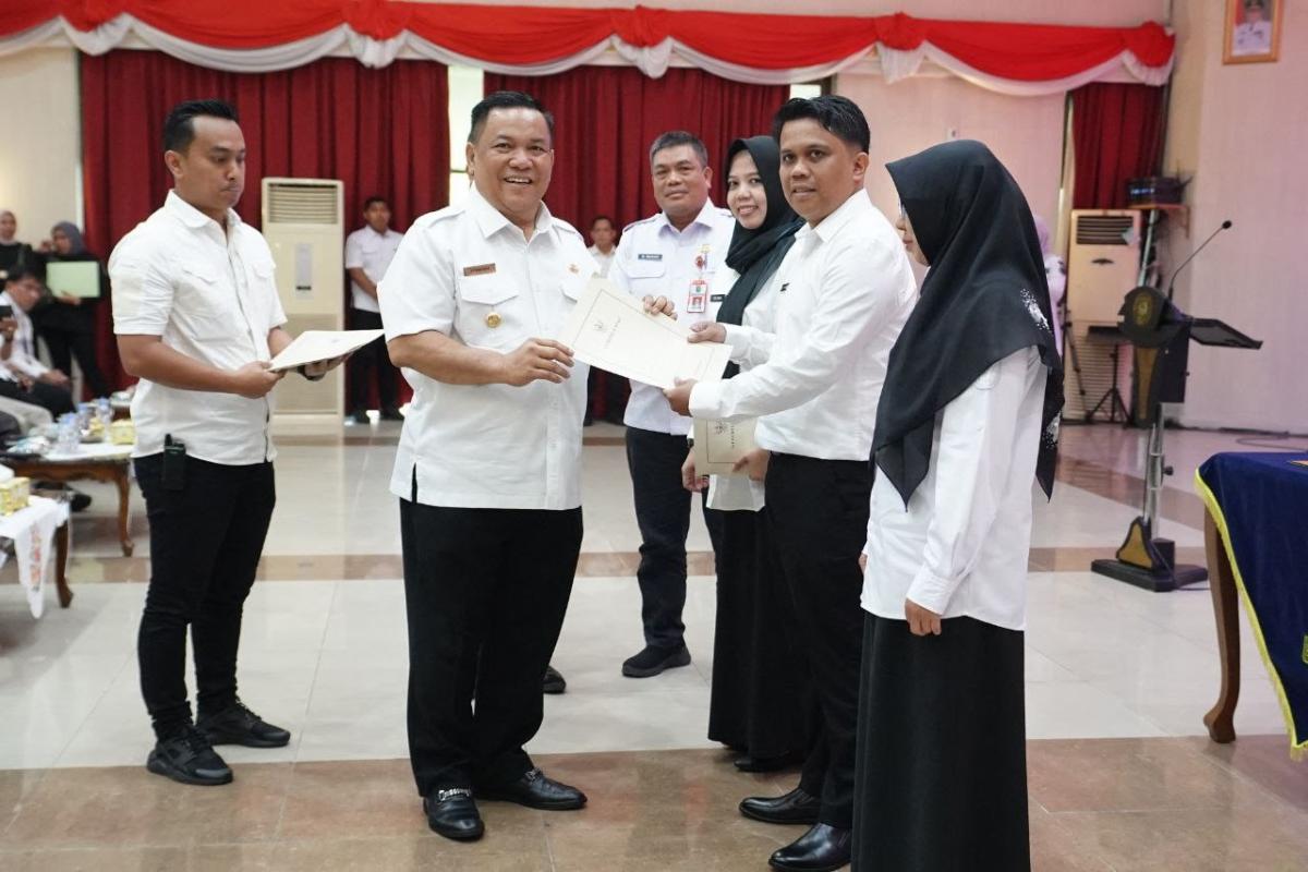 Setelah Sekian Lama Menanti, Akhirnya 569 Tenaga Honorer di Lingkungan Pemprov Riau Terima SK PPPK