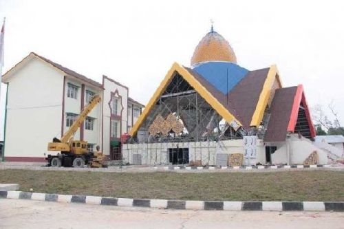 Belum Difungsikan, Gedung SMP Madani Pekanbaru Senilai Rp45 Miliar Sudah Bocor