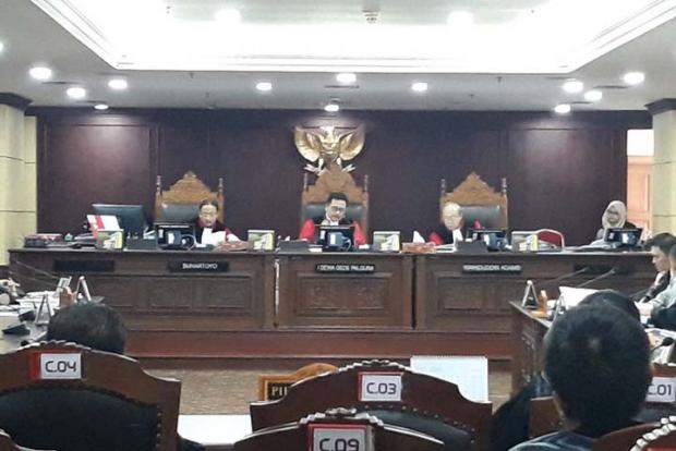 Kejelian Hakim MK Pertanyakan Keterangan KPU Riau dalam Sidang Gugatan Nasdem Bengkalis