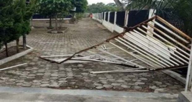 Berawal Insiden Tabrakan dengan Sekuriti, Gerombolan Orang Tak Dikenal Malah Serang Sekretariat PWI Riau