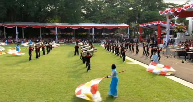 Peringatan HUT ke-74 RI, <i>Marching Band</i> BCK Duri Tampil pada Parade Senja di Istana Negara