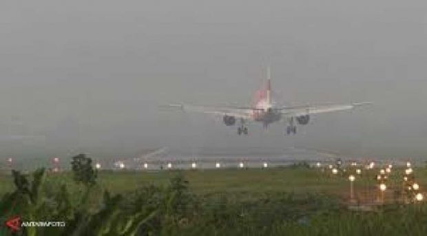 Asap Pekat, Bandara SSK II Pekanbaru Kembali Lumpuh Total, 68 Penerbangan Dibatalkan