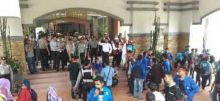 ratusan-mahasiswa-lintas-organisasi-unjuk-rasa-di-kantor-wali-kota-dumai-pns-berhamburan