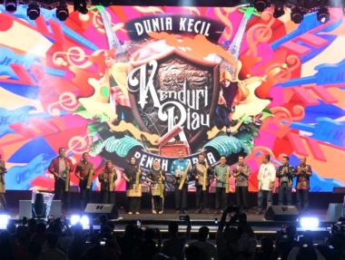 bkemenparekraf-kagumi-event-kenduri-riau-2024-bertema-dunia-kecil-penuh-warnab