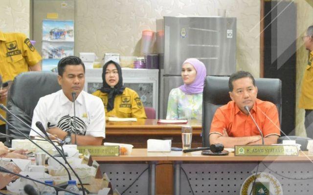 <b>RDP dengan DLHK, Komisi II DPRD Riau Khawatirkan Kerusakan Lingkungan</b>