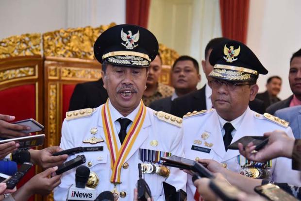 Syamsuar, dari Tenaga Honorer hingga Duduki Kursi Gubernur Riau