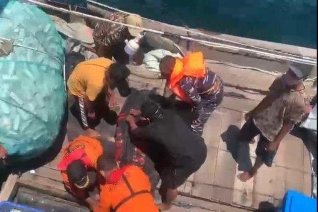 Kapal Kayu yang Mengangkut 89 TKI Ilegal Karam di Selat Malaka Asahan Sumut