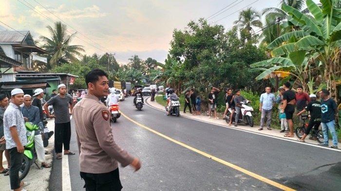 Tabrak Ekor Truk, Penumpang Motor Asal Riau Tewas di Desa Pemangkih Kalimantan Selatan