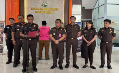 bkejaksaan-tetapkan-dua-tersangka-kasus-dugaan-korupsi-proyek-smp-negeri-4-panipahan-rokan-hilirb