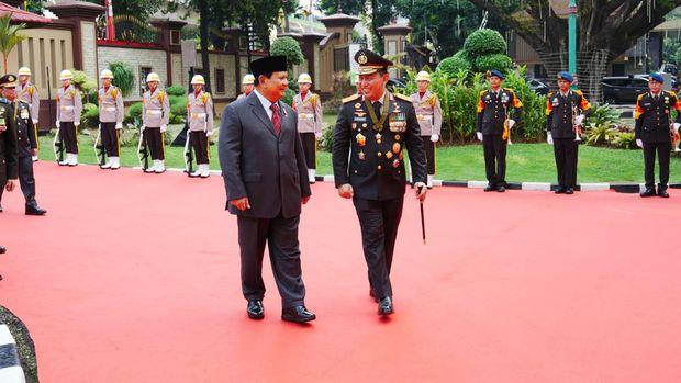 Menhan Sekaligus Presiden RI Terpilih, Prabowo Subianto Terima Bintang Bhayangkara Utama