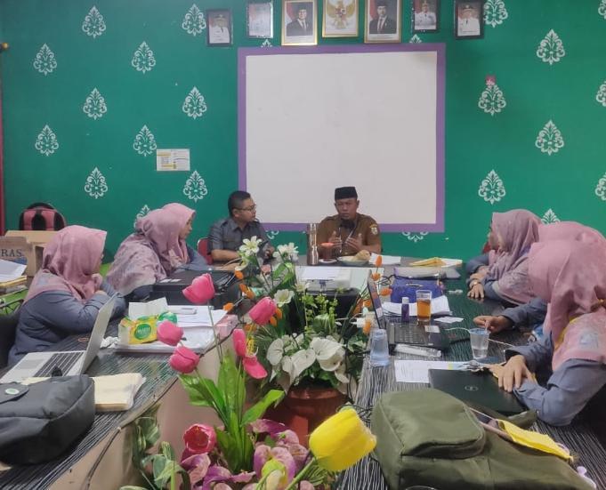 <b>Pendaftar SD Negeri 006 Pangkalankerinci Pelalawan Membludak</b>