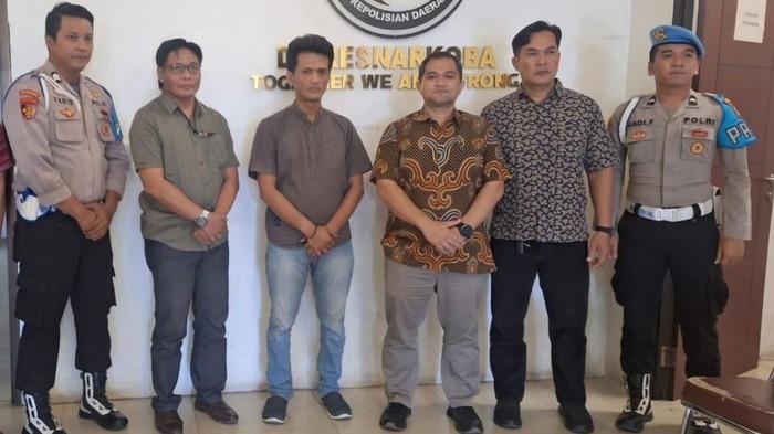 <b>Petugas Propam Polda Sumsel Jemput Seorang Oknum Polisi yang Diamankan di Polda Riau Karena Kasus Disersi dan Narkoba</b>