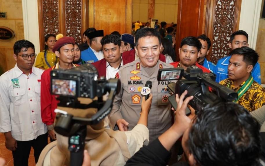 <b>Kapolda Riau Apresiasi Cipayung Plus Selenggarakan Diskusi Tentang Mewujudkan Pilkada Damai Riang Gembira</b>