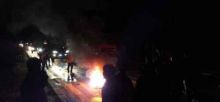 demo-hingga-malam-hari-ratusan-mahasiswa-jalan-soekarnohatta-dumai-dengan-membakar-ban-bekas