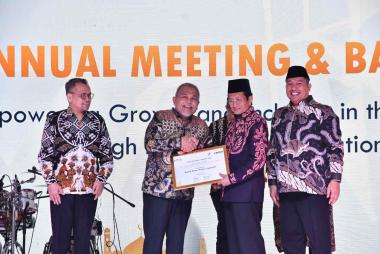 bberi-pelayanan-terbaik-brk-syariah-raih-5-penghargaan-bpkh-awardb