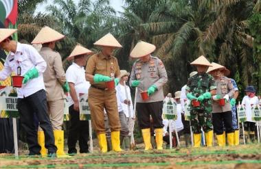 bdukung-program-presiden-prabowo-sejumlah-istakeholderi-di-riau-berkolaborasi-mulai-lakukan