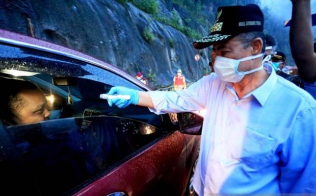 Seluruh Kendaraan dari Riau Dicegat oleh Wagub Sumbar di Kelok 9