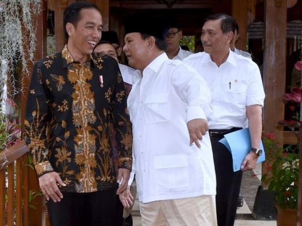 Jokowi Utus Luhut Binsar Jumpa Prabowo Besok, Ada Apa?