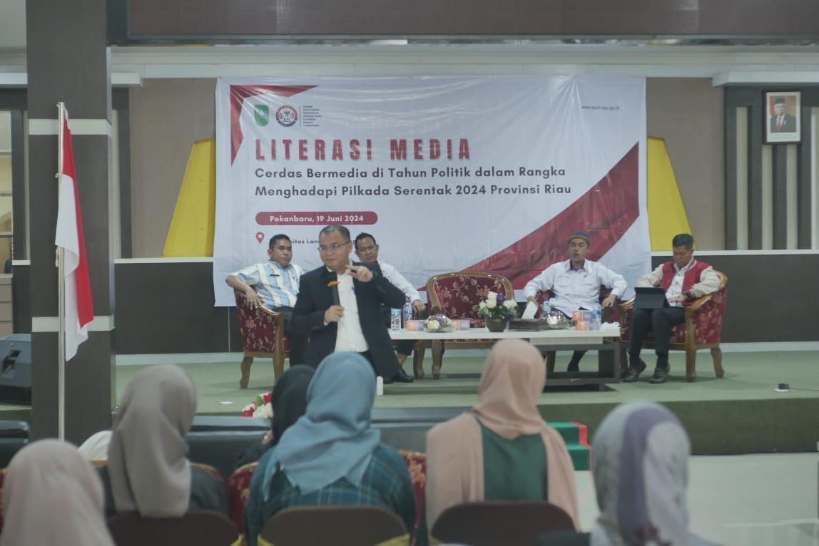 Cegah Jadi Korban Hoaks, KPI Daerah Riau Gelar Literasi Media bagi 100 Mahasiswa di Pekanbaru