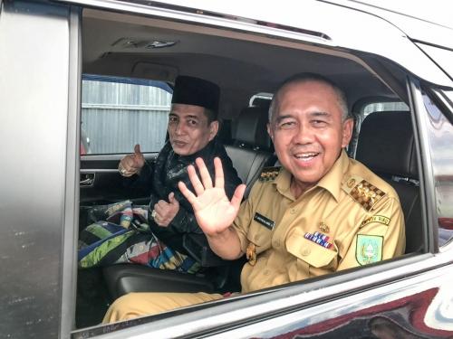 Gubernur Riau yang Juga Ketua Partai Golkar Ajak Ketua Demokrat Asri Auzar Bareng Naik Mobil dari Rokan Hilir ke Pekanbaru