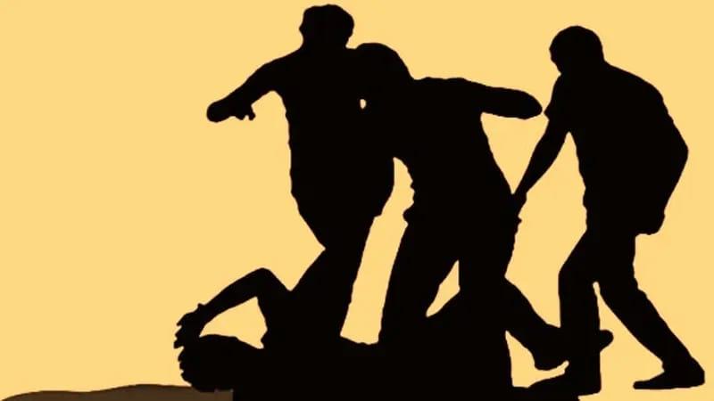 <b>Wartawan dan Humas KLH Babak Belur Dikeroyok Ormas Saat Segel Pabrik di Serang</b>