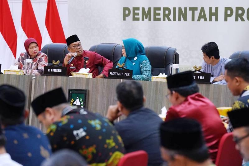 <b>Ajak Kabupaten Kota Buat Program Penyediaan Air Bersih, Pj Gubri: Kalau Bersama Lebih Maksimal</b>