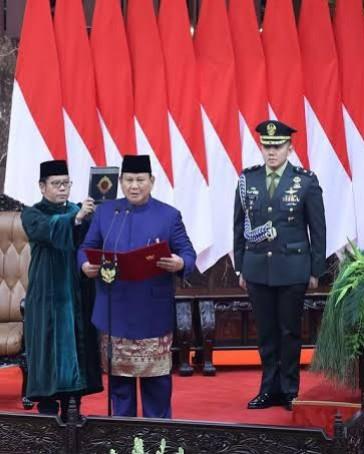 bditunjuk-sebagai-sekretaris-kabinet-mayor-teddy-tak-perlu-pensiun-dari-tni-alasannyab