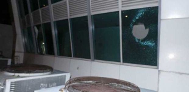 Teriak-teriak Minta Makan, Massa HMI Kembali Ngamuk dan Pecahkan Kaca Gedung Gelanggang Remaja Pekanbaru