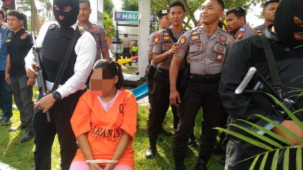 Bersekongkol dengan Suami Edarkan Sabu, Ibu Hamil di Siak Ditangkap Polisi
