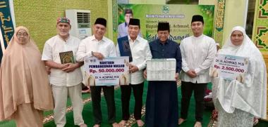 bsafari-ramadan-di-masjid-paripurna-nurul-ibadah-pekanbaru-anggota-dpr-ri-achmad-salurkan-bantuan