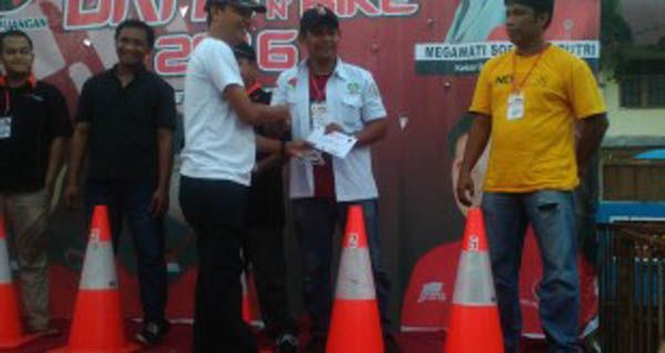 Surya Laksamana, Pembalap FKKBK Riau Sabet Juara 2 di Drag Race Pekanbaru