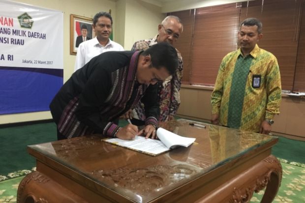 Dapat Hibah Sebidang Tanah di Kelurahan Simpangtiga Pekanbaru, Menag Lukman Hakim Saifuddin: Riau Sudah Layak Miliki Asrama Haji