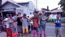 ngeriii-ular-sepanjang-45-meter-ditemukan-di-rumah-warga-jalan-surabaya-pekanbaru-untung-kepala