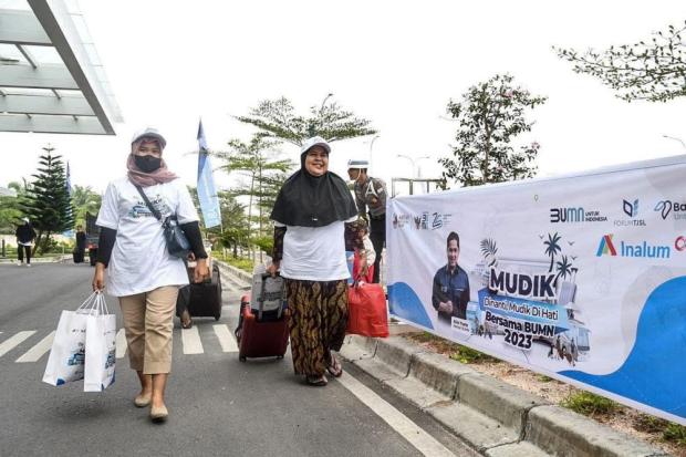 Bantu Masyarakat yang Ingin Rayakan Hari Raya Idul Fitri di Kampung Halaman, Inalum Berangkatkan Warga Mudik Gratis hingga ke Riau