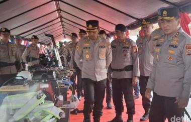bsebanyak-800-personel-gabungan-dikerahkan-untuk-mengamankan-sekaligus-terlibat-langsung-dalam