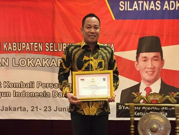 Satu-satunya dari Sumatra, DPRD Siak Raih Penghargaan Dewan Terbaik