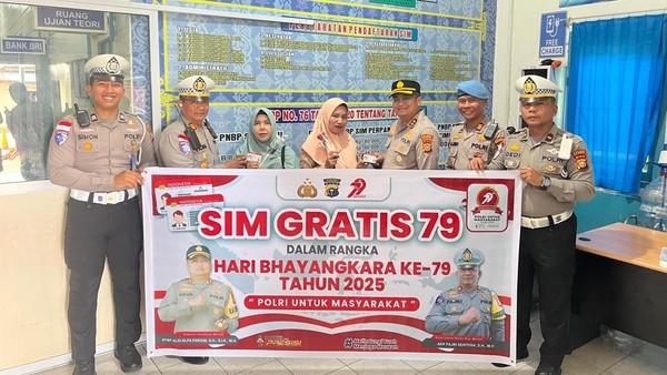 <b>Asyik! Polres Meranti Beri SIM Gratis Warga yang Lahir di Tanggal Ini</b>