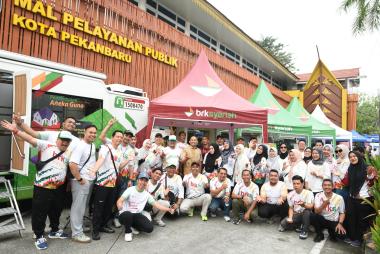 bbrk-syariah-hadir-meriahkan-festival-ketan-talam-durian-terpanjang-di-dunia-dekatkan-layanan