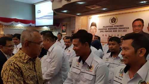 Gubernur Riau Andi Rachman Minta Wartawan Bekerja dengan Kode Etik