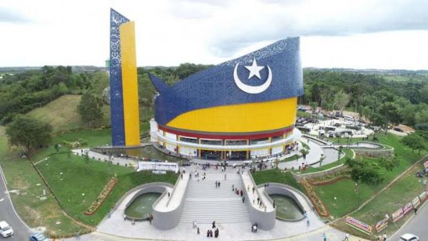 Usung Ikon Melayu, Arsitektur Masjid Tanjak Batam Bikin Menlu Singapura Takjub