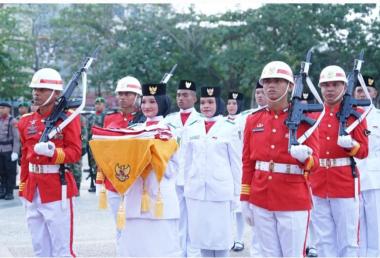 dihadiri-pimpinan-dprd-indragiri-hilir-upacara-penurunan-bendera-di-lapangan-gajah-mada-berlangsung