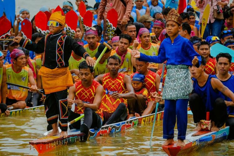 <b>Perputaran Uang di Pacu Jalur Bakal Tembus Rp75 Miliar atau Naik 77%</b>
