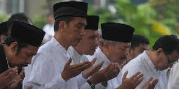 Presiden Jokowi Berkurban Satu Ekor Sapi Besar di Masjid Agung An Nur Pekanbaru