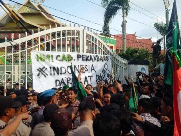 HMI Pekanbaru Unjuk Rasa Protes Aksi Represif Kepolisian di Sejumlah Daerah