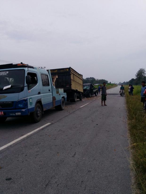 Hantam Truk Colt Diesel di Jalan Lintas Siak-Tumang, Sopir Daihatsu Gran Max Tewas Terjepit
