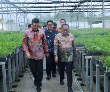 bdidampingi-pjs-bupati-siak-penjabat-gubernur-riau-rahman-hadi-kunker-ke-pt-ikpp-tbkb
