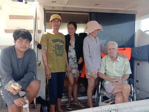 Kapal Pesiar Terdampar di Pulau Bengkalis, Penumpangnya 5 WNA dari Thailand dan Inggris