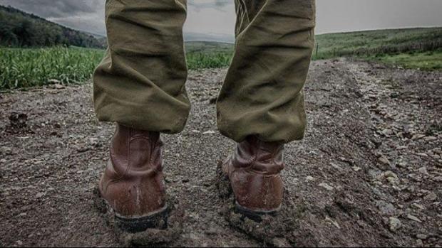 Puluhan Tentara Jadi Gagal Fokus setelah Menikmati Sajian Kue yang Diantar Seorang Cewek