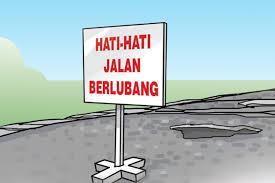 Jalan di Tembilahan Riau Hancur karena Dilalui Truk Bongkar Muat