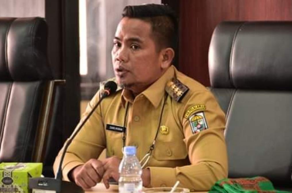 <b>Ratusan Karyawan PT Sumber Sawit Sejahtera Unjuk Rasa di Kantor Bupati Pelalawan karena Hampir Setahun belum Terima Gaji</b>